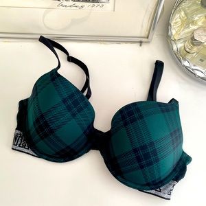 NWOT VS PINK Wear Everywhere T-Shirt Bra